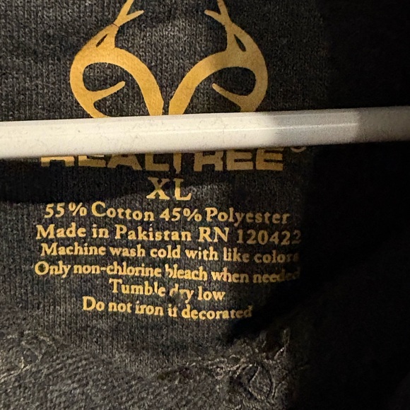 NWOT- Realtree “Built for Adventure” men’s hoodie, color is gray, size xl - Picture 3 of 5